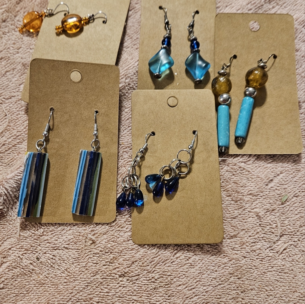 Mystery Bundle 3 pieces of Jewelry. NO CANCELLATIONS ON ACCIDENTAL BIDS - Picture 8 of 10